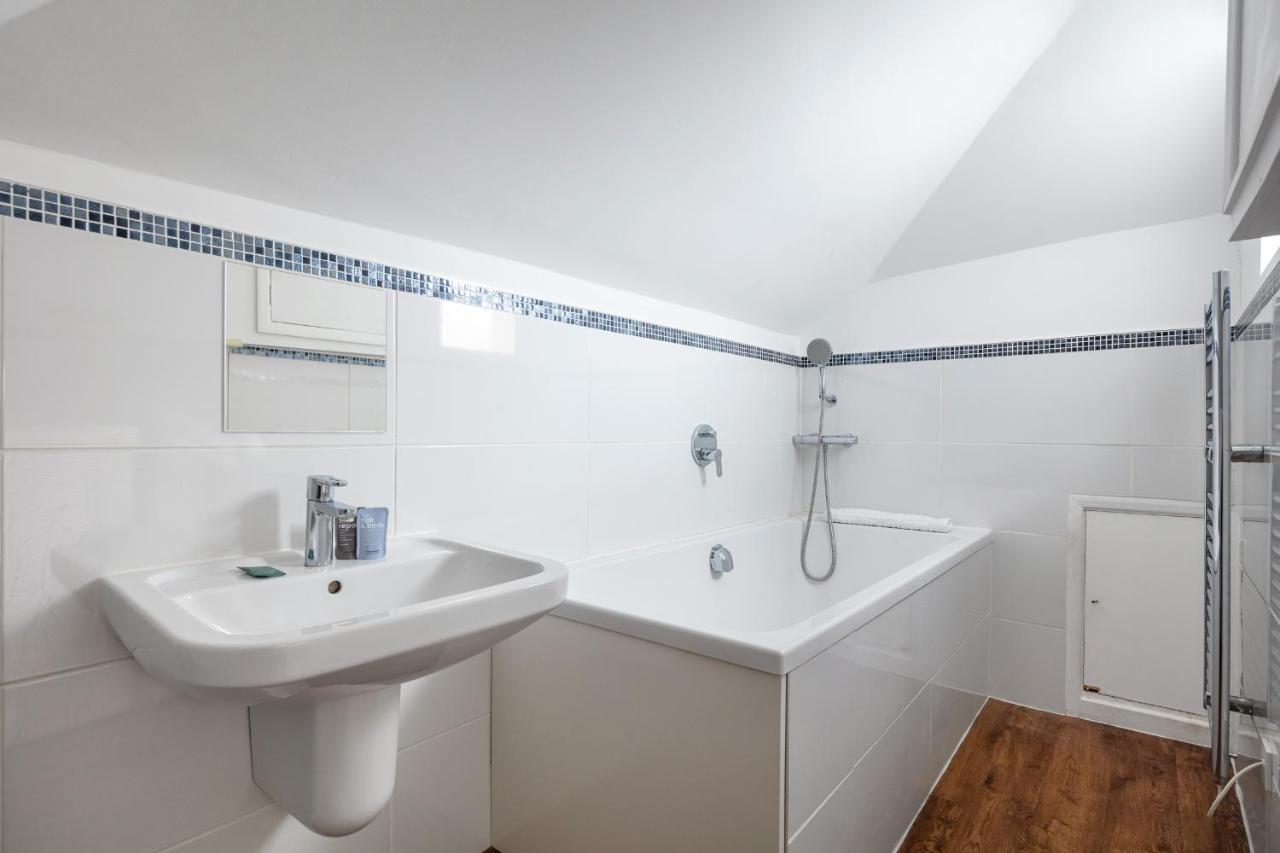 Castle Properties: The Duchess, 3 Bed Family Cottage Windsor Exterior photo