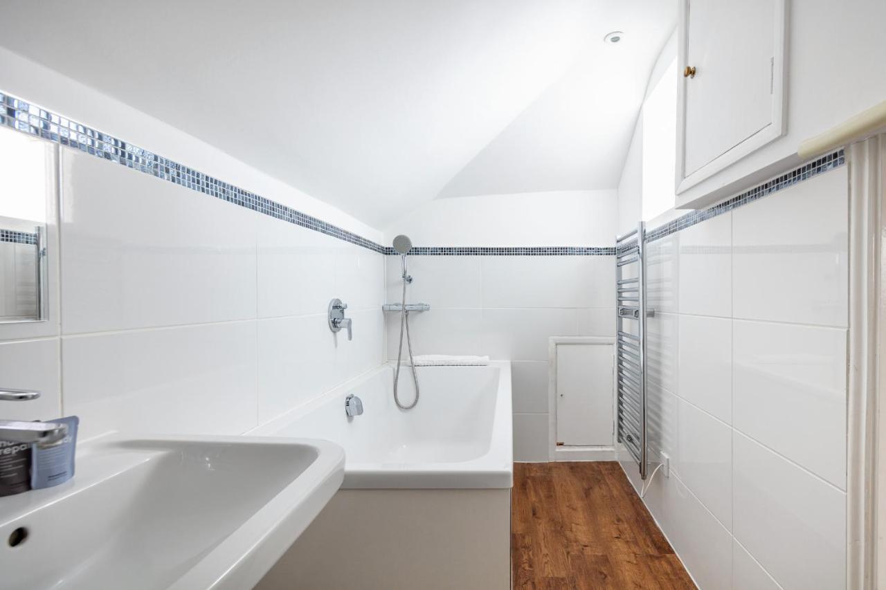 Castle Properties: The Duchess, 3 Bed Family Cottage Windsor Exterior photo